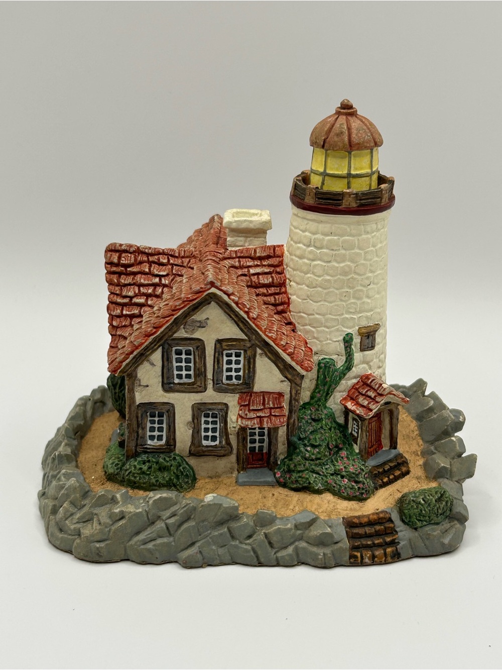 Lenox Timber Cottage Lighthouse